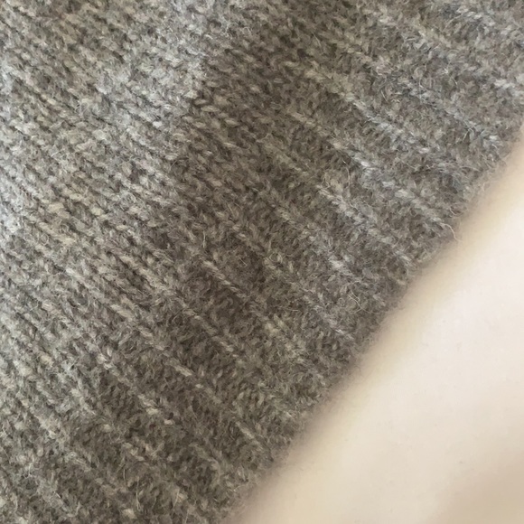 Zara Grey Off-The-Shoulder Chunky Knit Sweater - Picture 9 of 13